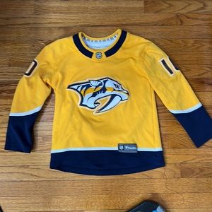 Nashville Preds hockey jersey